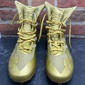 Under Armour Highlight MC — All Metallic Gold | High-Top Football Cleat